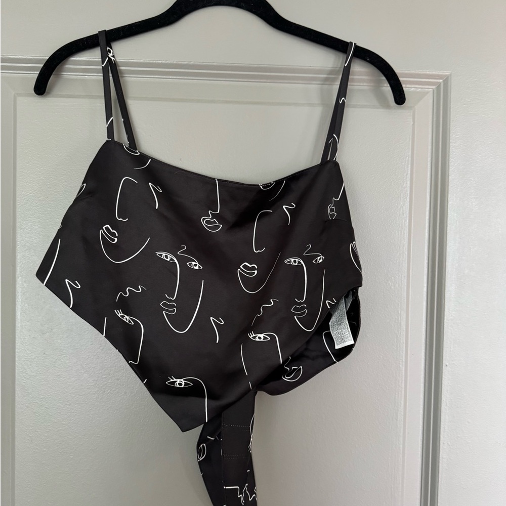 Forever 21 Black and White Abstract Tank Top